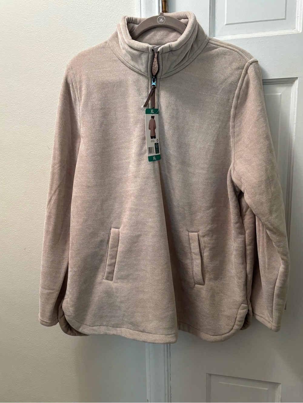 32 Degree Heat Women Tan Pullover Fleece Lined Kangaroo pocket 
Size XL
Size XXL